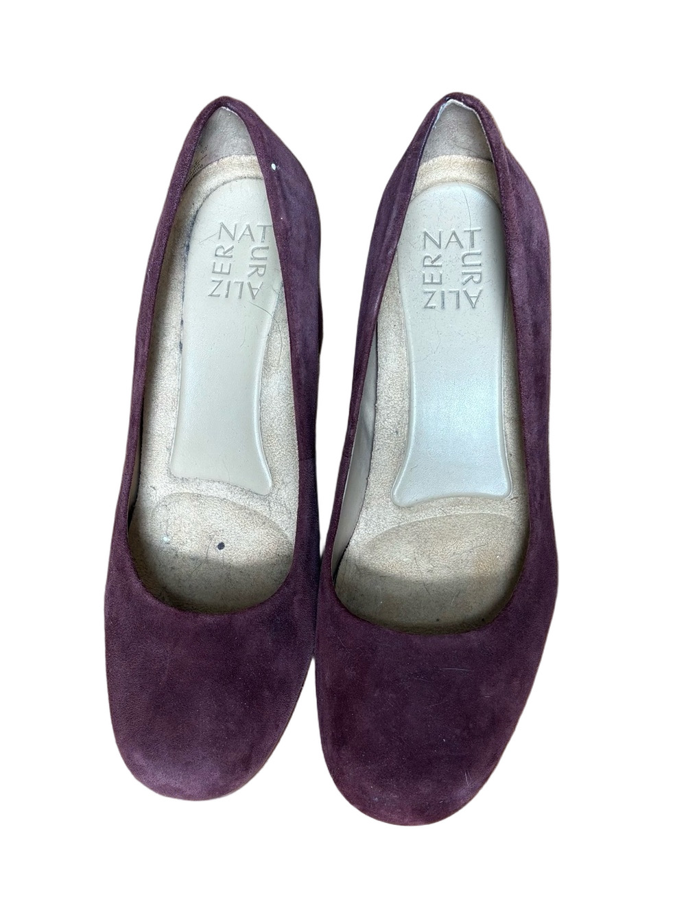 Naturalizer Plum Suede Round-Toe Heels